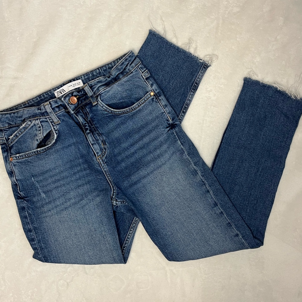 Zara Mid-Rise Kick Cropped Ankle Jeans - medium wash - size 6